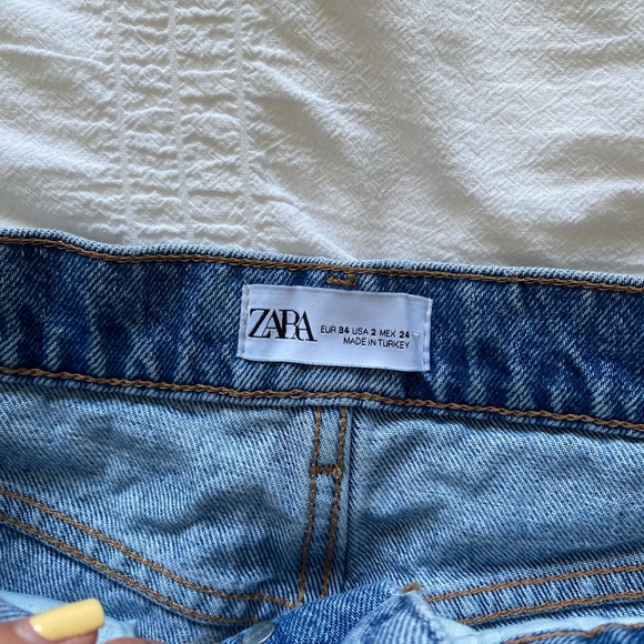 Zara Short - Picture 3 of 3
